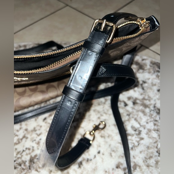 Authentic COACH Handbag Gallery Tote Signature Design Brown Black Zipper - Picture 9 of 16